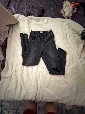 Good American Good Waist High Rise Distressed Skinny Jeans in Black